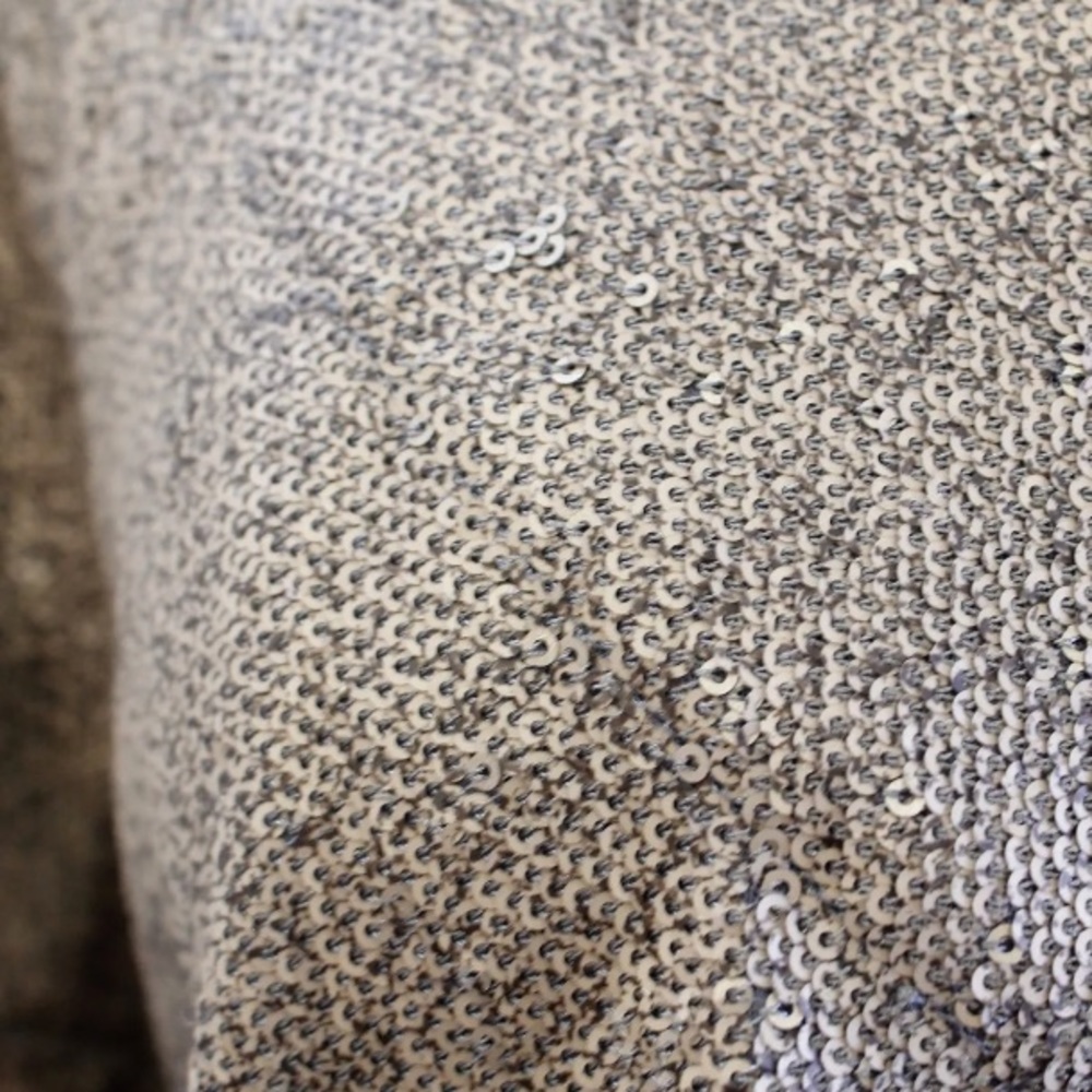 ANTHROPOLOGIE Deletta Gold Sequin V-neck Tee Shirt - Picture 7 of 11